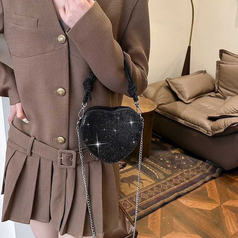 Luxury Diamonds Heart Design Handbags For Women Shiny Stone Women Shoulder Bag 2024 New Style Womens Bag Party Cute Purse Z251018