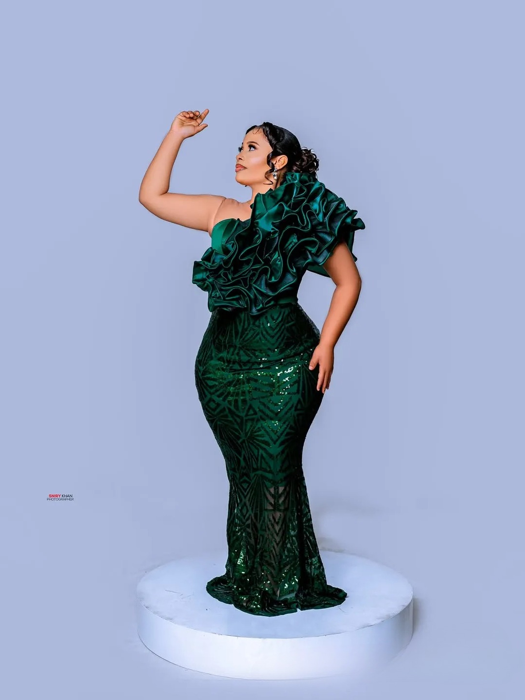 2025 Plus Size Dark Green Prom Evening Dresses Formal Gowns Illusion Sheer Neck Beaded lace Crystals Birthday Dress Second Reception Gown O19
