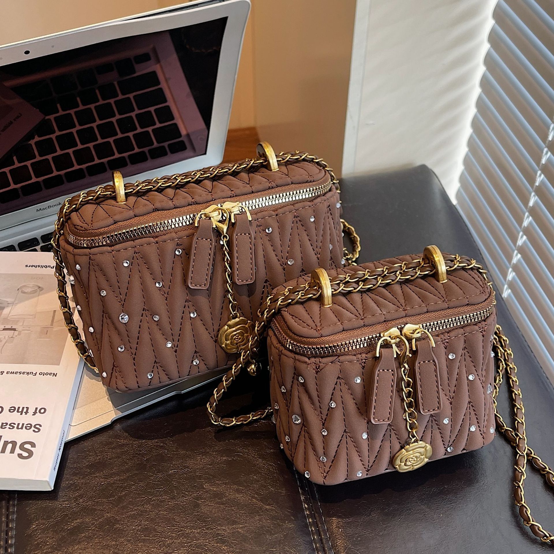 Luxury Brand Designer Bag Korean Style Quilted Chain Small Bag For Women 2025 New Autumn Winter Fashion Pleated Box Bag Ins Versatile Crossbody Bag