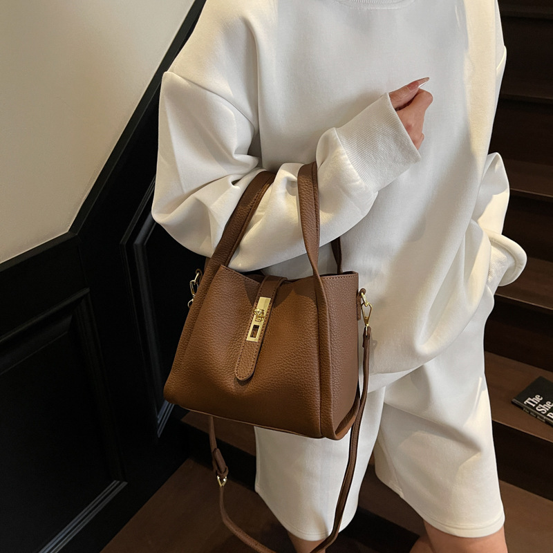 Luxury Brand Designer Bag Lychee Pattern Small Bag For Women 2025 New Fashion Trendy Casual Versatile Shoulder Bag Commuter Crossbody Bucket Bag