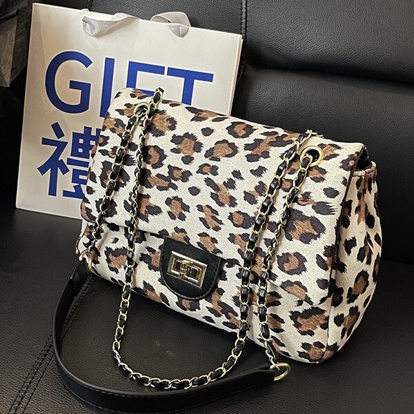 Luxury Brand Designer Bag Fashion Trend Women's Single Shoulder Bag 2024 Winter New Commuter Crossbody Bag Casual Versatile Chain Bag For Women
