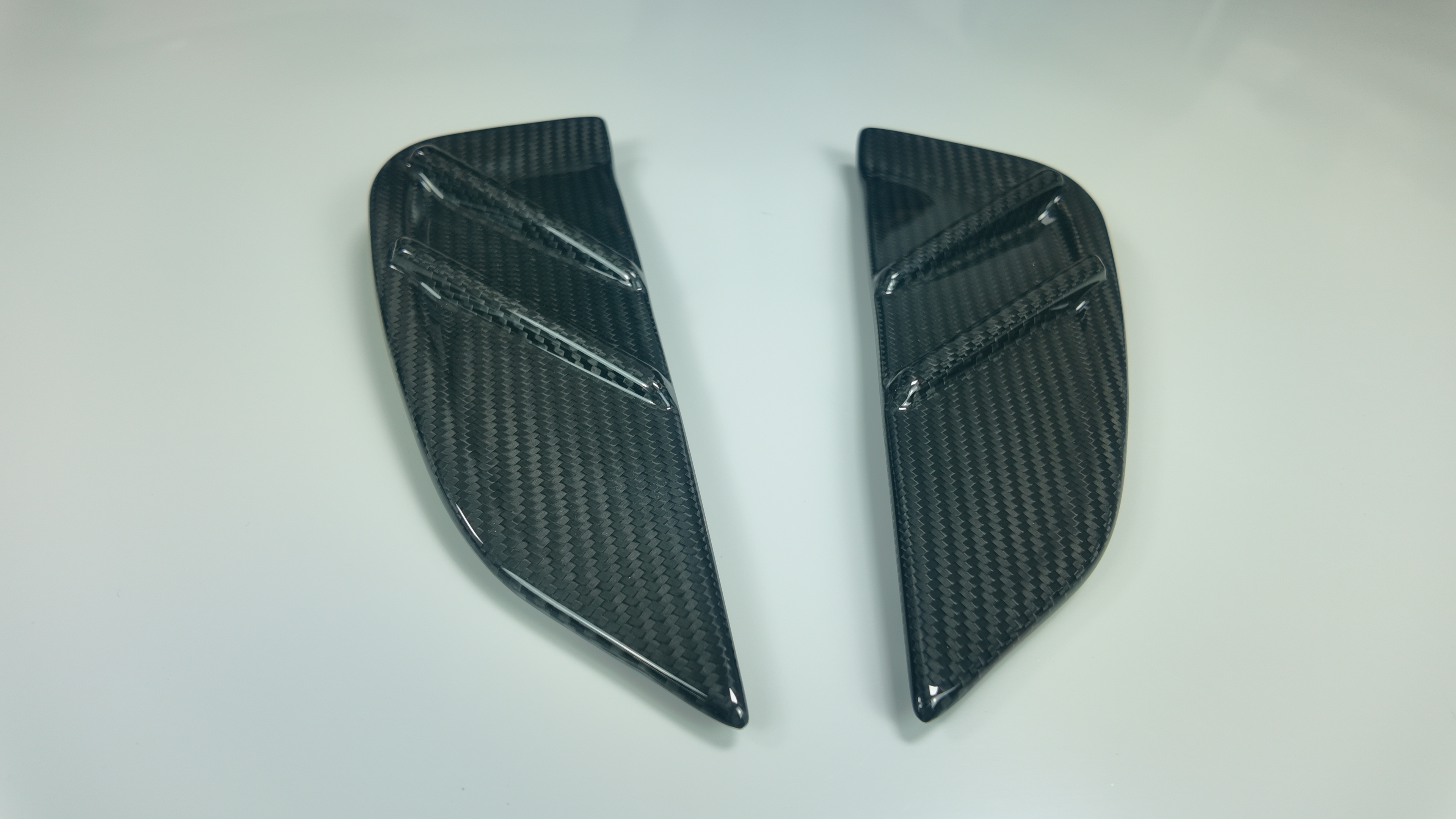 Dry Carbon Fiber Front Side Fender Fin Splitters For BMW M3 G80 M4 G82 G83 MP Style Car Fog Lamp Air Vent Cover Trim Leaf Plate