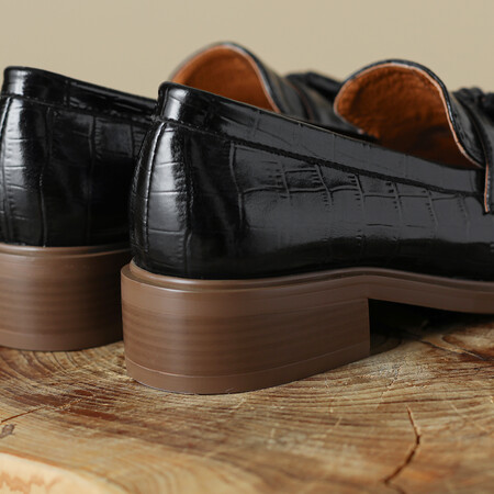 Genuine Leather Tassel Loafers Women's Soft Sole Slip-On Driving Shoes British Style Roman Flat Shoes