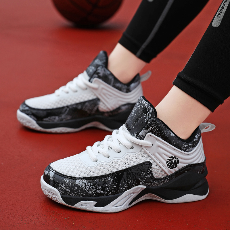 New Boys' Basketball Shoes Mesh Breathable Mid Top Trendy Sports Shoes Outdoor Fashion Designer Children's Running Shoes
