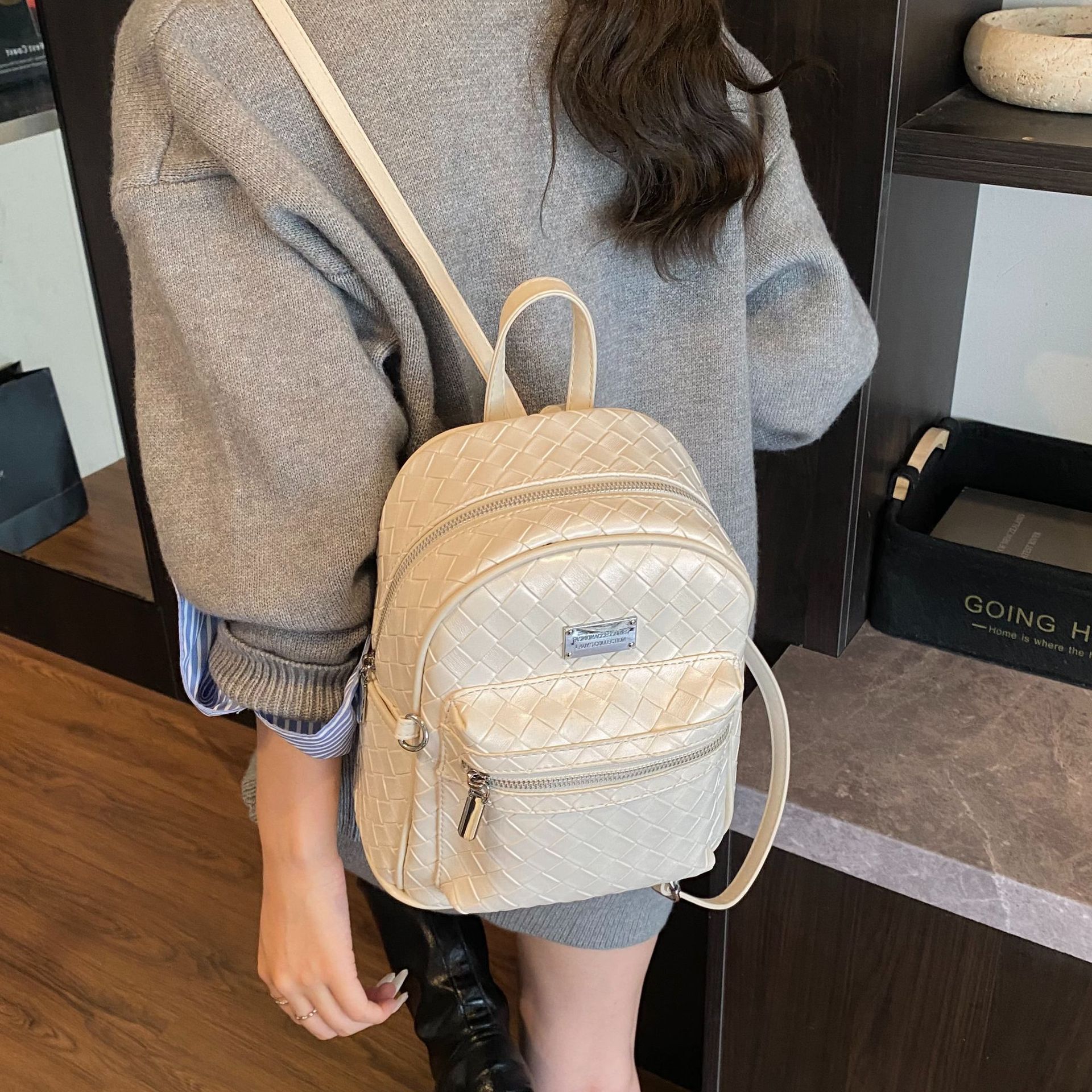 Luxury Brand Designer Bag Autumn And Winter High-End Backpack For Women 2025 New Model College Student Class Bag Commuting Lightweight Travel Backpack