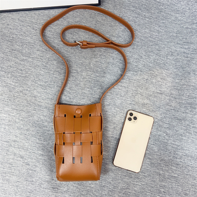 Luxury Brand Designer Bag Woven New Single Shoulder Bucket Bag Fashionable Shopping Crossbody Phone Bag Hollow Design Stylish Mini Personality Bag