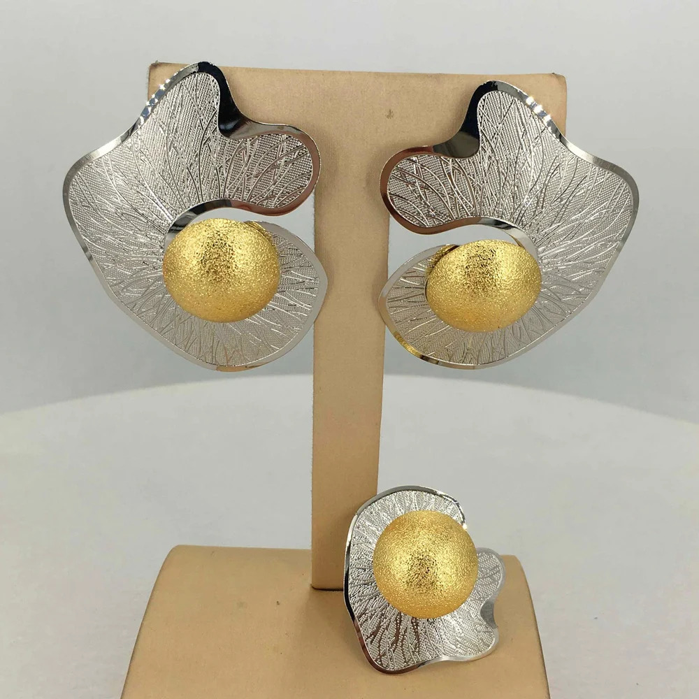 Fashion Dubai GoldPlated Jewelry Set Simple Style African Necklace All Copper Material Hollow Surround Jewelry FHK15529 251016