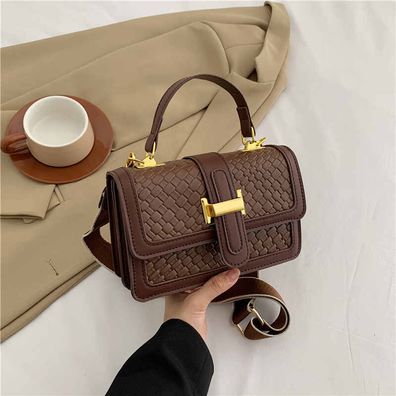 Luxury Brand Designer Bag Woven Solid Color 2023 Simple Color Block Fashion Shopping Casual Street Crossbody Handbag Single Shoulder Small Square Bag