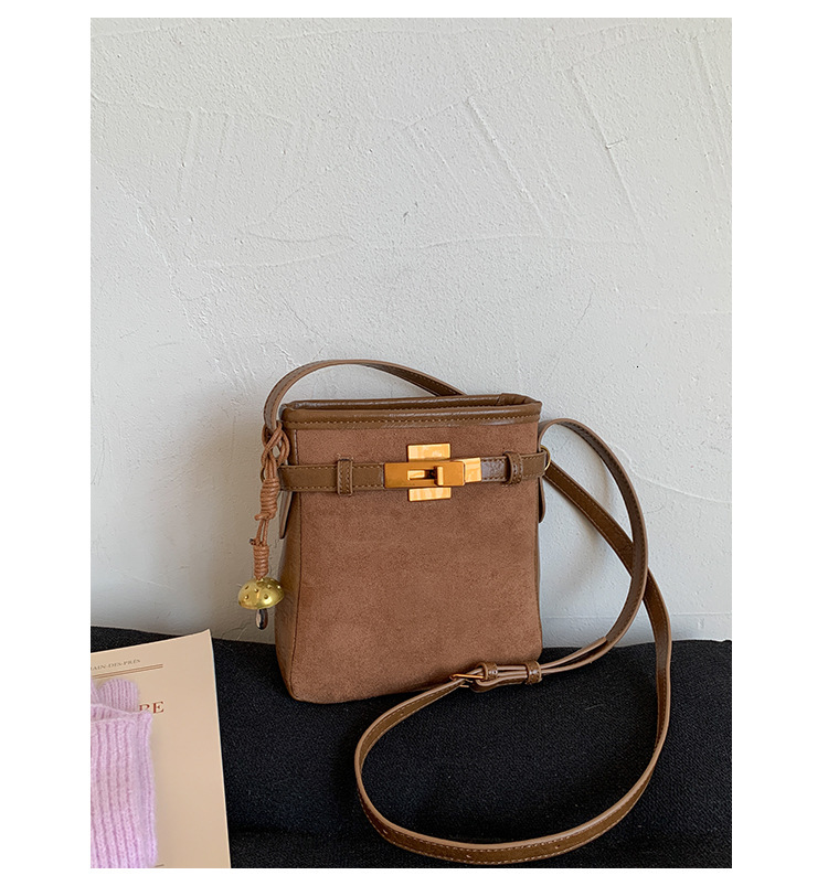 Luxury Brand Designer Bag Niche Design Phone Bag For Women 2025 New Fashion Casual Crossbody Bag Stylish Commuter Shoulder Bag