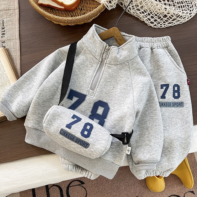 Boys' Winter Set Casual New Style 2025 Autumn/Winter Children's Clothing Half Zipper Sports Hoodie Two Piece Set free shipping