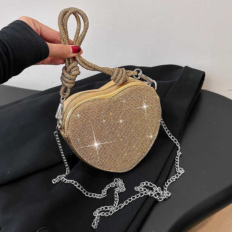 Luxury Diamonds Heart Design Handbags For Women Shiny Stone Women Shoulder Bag 2024 New Style Womens Bag Party Cute Purse Z251018