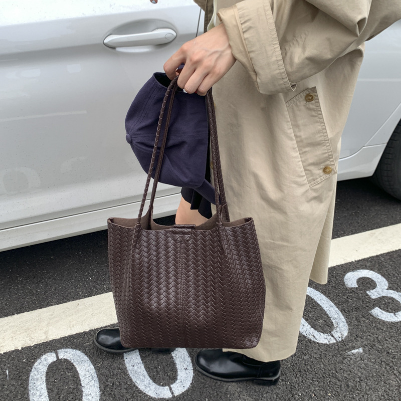 Luxury Brand Designer Bag Woven Large Bag For Women 2025 New Trendy Fashion Korean Version Tote Bag Simple Large Capacity Shoulder Handbag