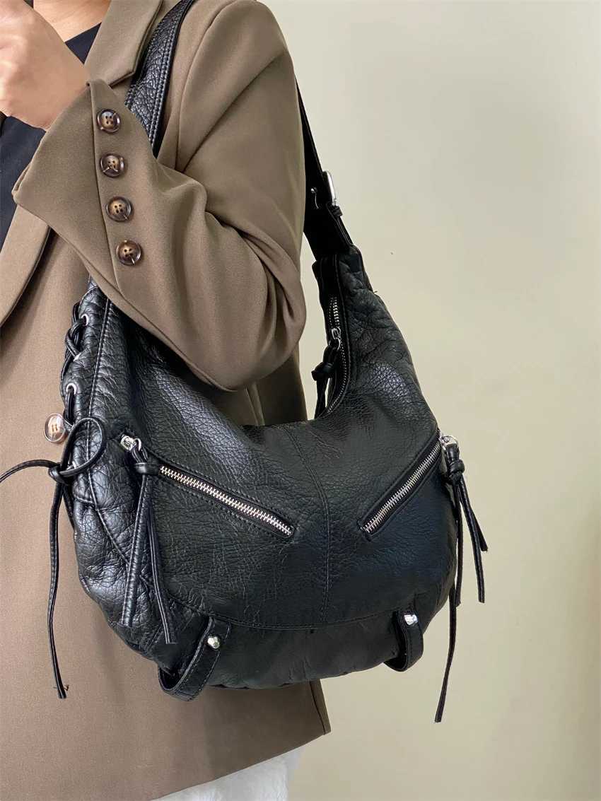 Strappy Punk Style Motorcycle Underarm Bag for Women Messenger bag large capacity Soft PU leather female shoulder bag handbagT251020