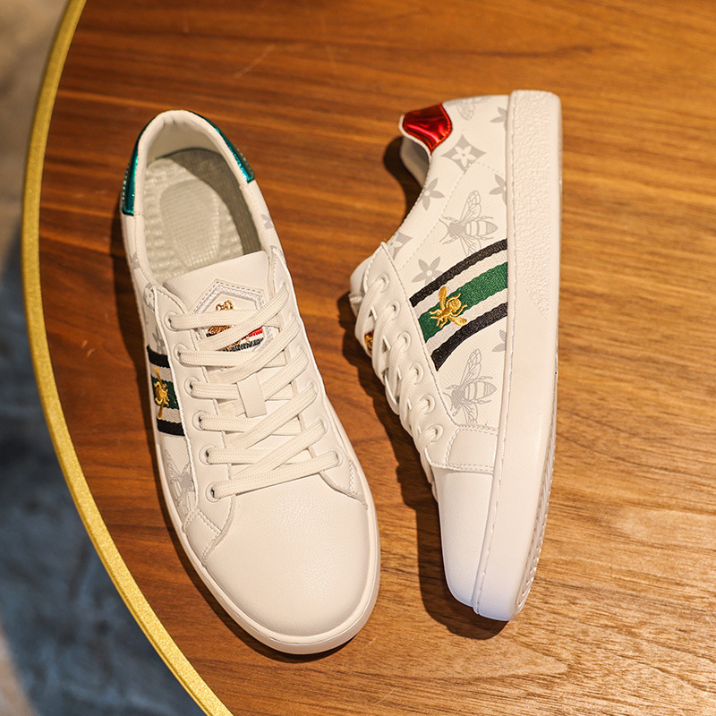 New Design Fashion Casual Men Shoes 2025 Summer Versatile Board Shoes Sneakers Bee Pattern White Shoes Hot Sale Free Shipping