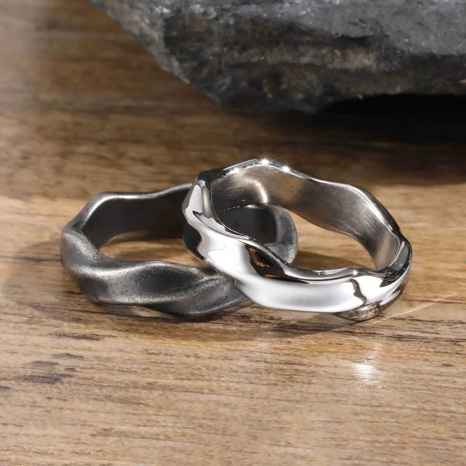 Simple Mobius Rings for Men BoysStainless Steel Simple Couples Finger RingPunk Vintage Jewelry Gifts J251020