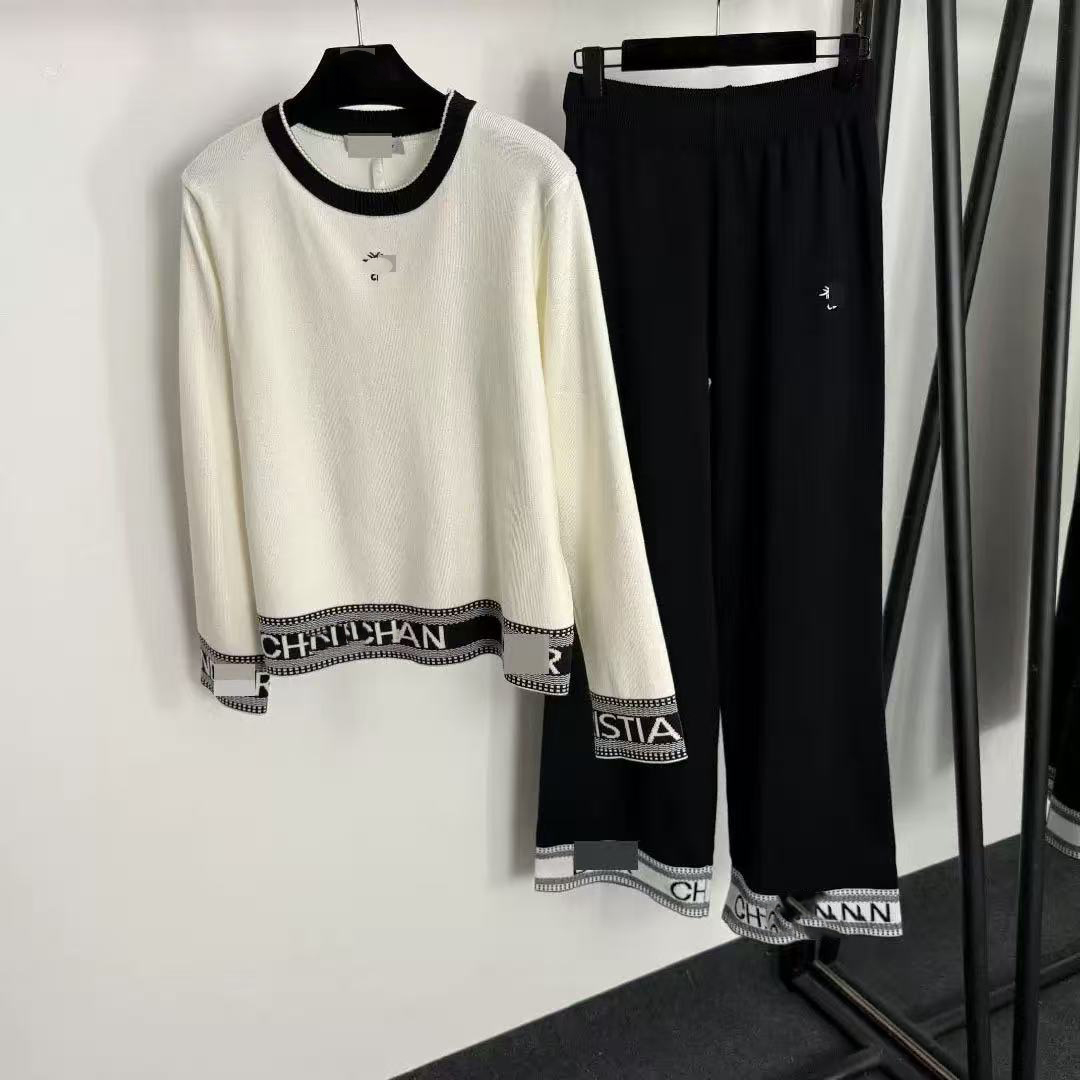 Designer's stylish long-sleeved two-piece set