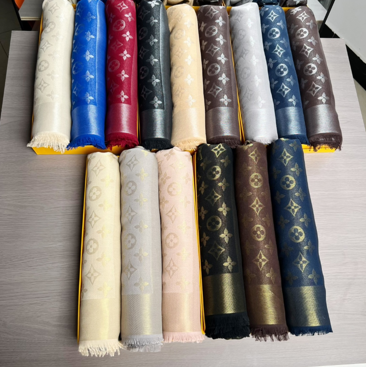 designer scarf silk scarf scarfs designer women Multiple colors are available for selection 140*140CM Letter-shaped silk scarf Can be delivered in a gift box LLLLLLLL