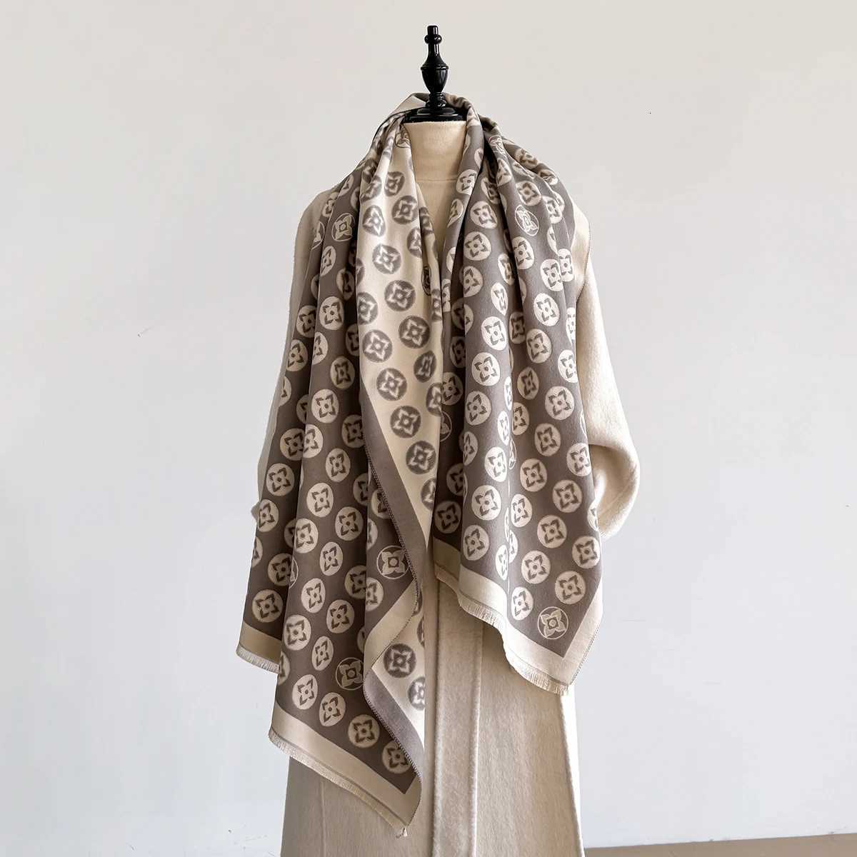 Luxury Winter Scarf Women Cashmere Warm Brand Foulard Female ShAWls WrAPs Thick Soft Bufanda Poncho Scarves StoleL251020