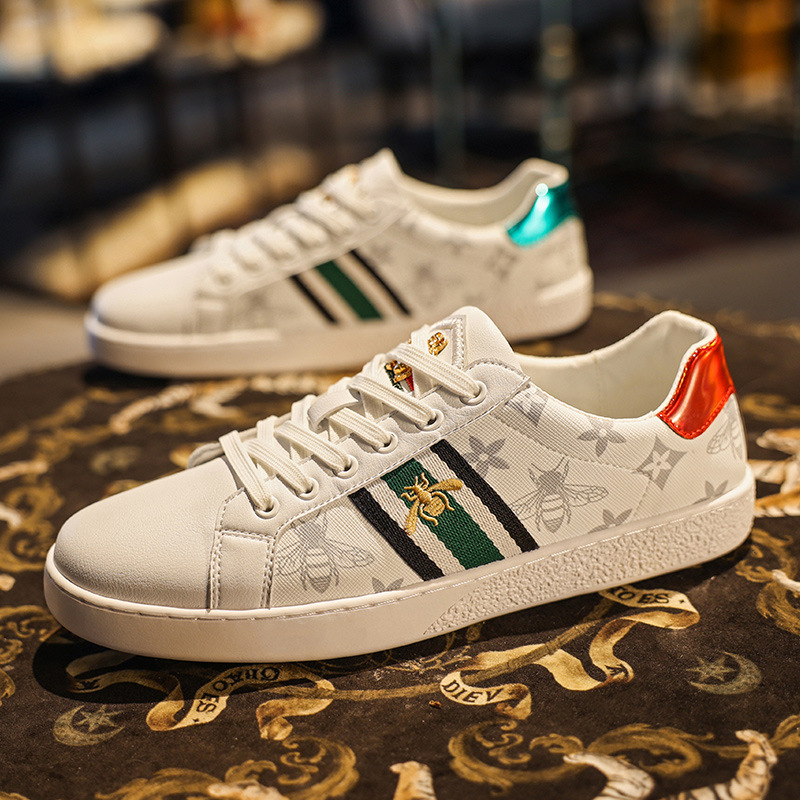 New Design Fashion Casual Men Shoes 2025 Summer Versatile Board Shoes Sneakers Bee Pattern White Shoes Hot Sale Free Shipping