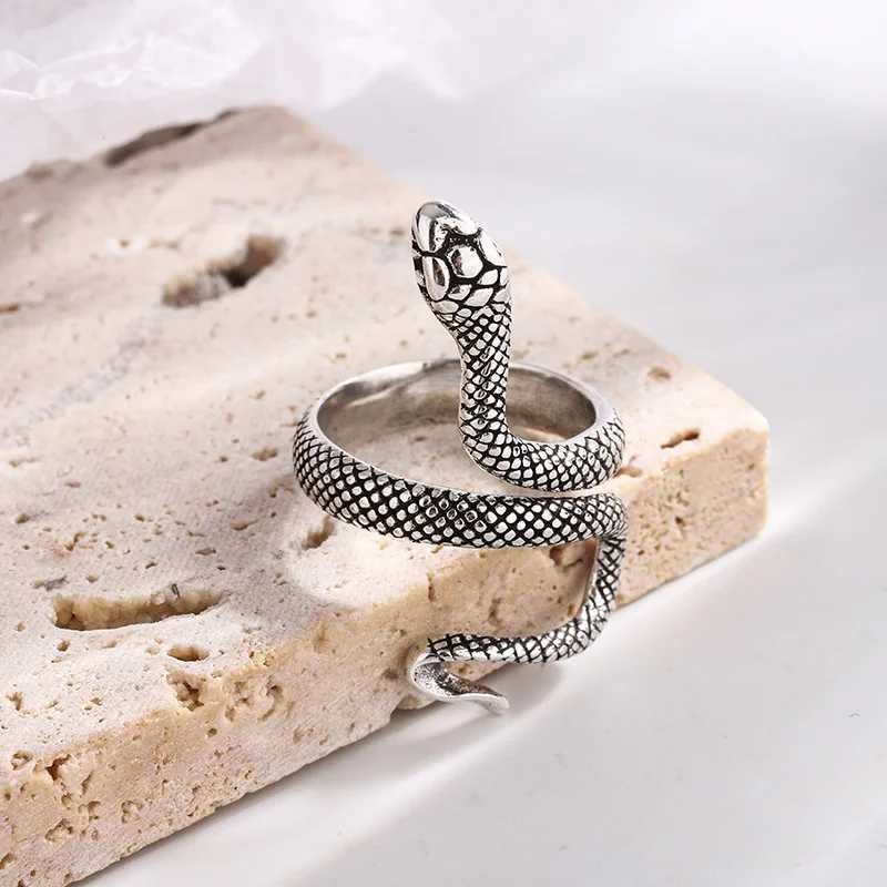 Retro Snake Python Ring For Men Women Silver Color Punk Gothic Alloy Open Ring Handmade Designer Jewelry Unisex Accessories Gift J251020