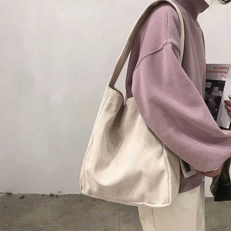 Fall and Winter New Retro Corduroy Shoulder Largecapacity Students Class Hundred Crossbody Bag for Women 2025 NewT251020