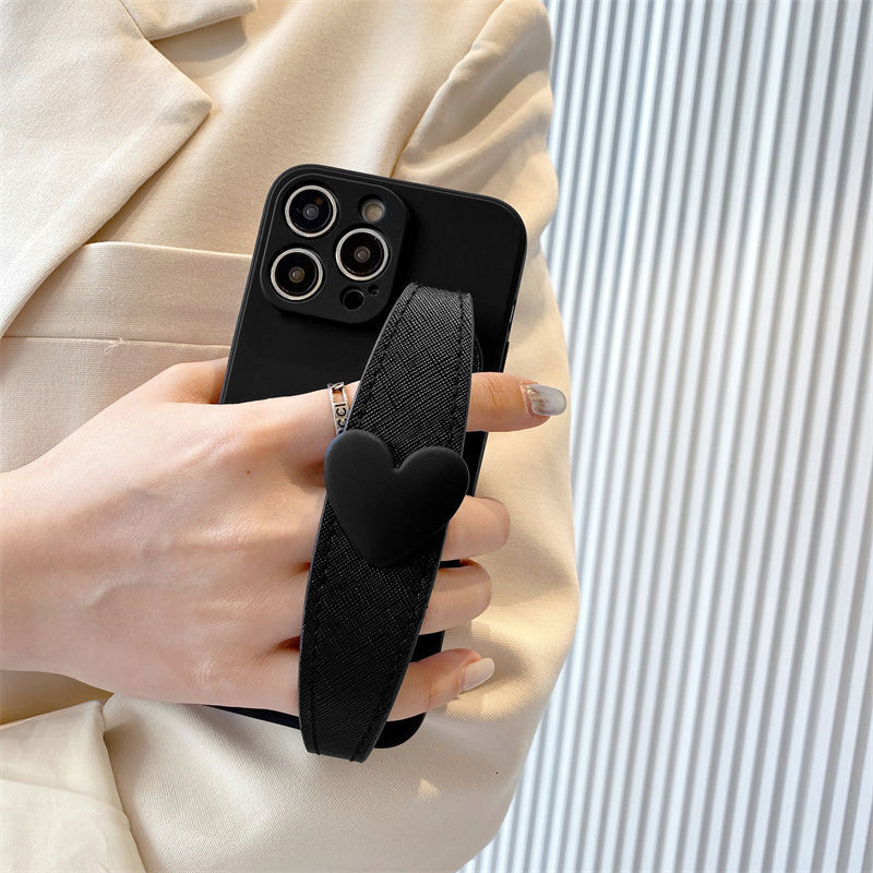 Black Heart Wristband Compatible with iPhone 17 Phone Case iPhone Max Crossbody 16/15 Soft 14 Pro