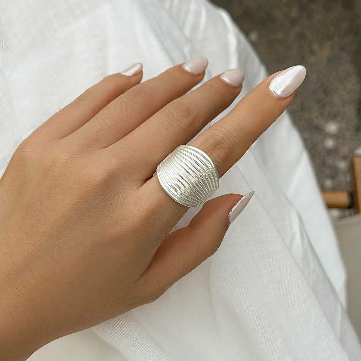 Big Unique Irregular Geometric Open Rings Set for Women Punk Gold Color Adjustable Finger Ring Couple Wed Accessories J251020