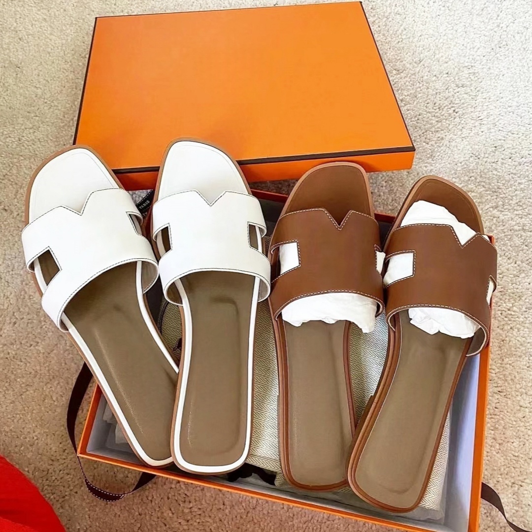 Designer leather ladies sandals summer flat shoes fashion beach women slippers letter drag