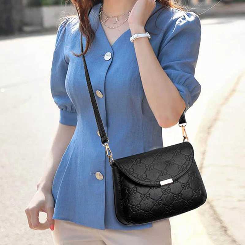 NeutralColored Mens and Womens SquareShaped Bags Are Stylish and Simple Suitable for Daily Commuting Shoulder BagsT251020