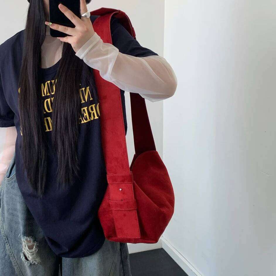 Suede Women's Tote New Niche Design Split Leather Vintage Wide Shoulder Strap Casual Fashion One-Shoulder Crossbody Bag Suotong251020 Suotong1020