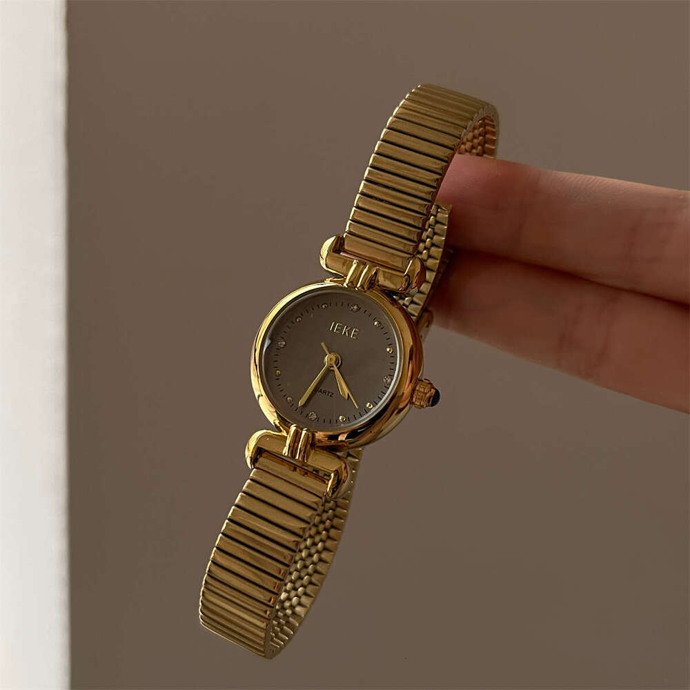 Designer gold Bracelet Watch Design for Women Student Junior Senior Niche High-end Elegant Wristwatch Live Streaming - view 4