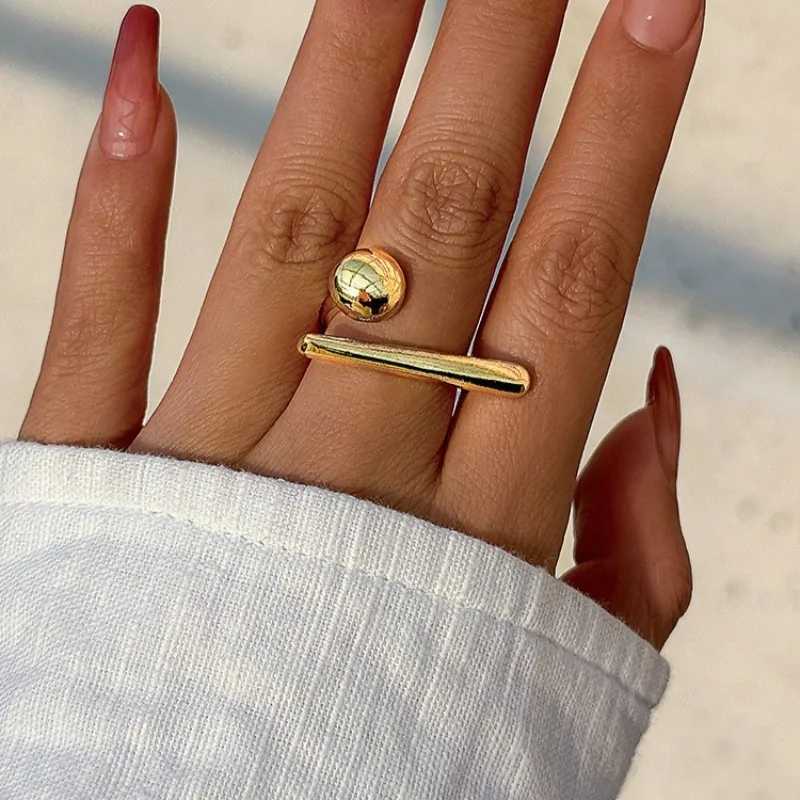 Creative Irregular Geometric Lines Open Ring for Women Men Exaggerated Gold Color Line Adjustable Couple Finger Ring Jewelry J251020