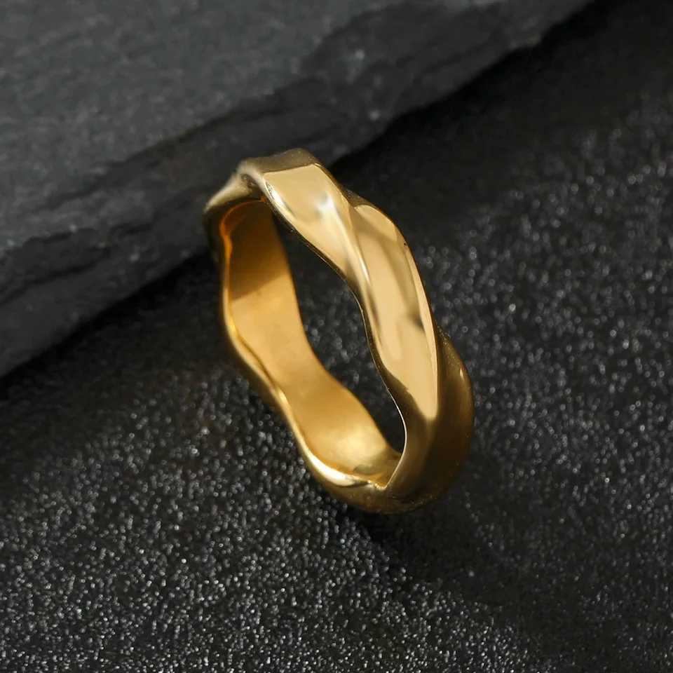 2025 New Mobius Ring for Men Twisted Stainless Steel Finger Band Retro Endless Love Anniversary Gift for Him Jewelry Gift J251020