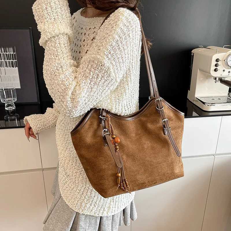 Textured Casual Crossbody Shoulder Bag Women Large Capacity Retro Tote Handle Bag Fashion Versatile and Niche Storage BagT251020