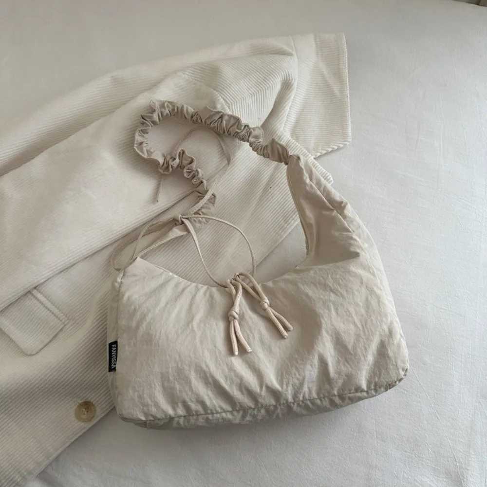 Fashion Lightweight Pleated Dumpling Bag Nylon Versatile Drawstring Bag Large Capacity Casual Womens Shoulder Bag HandbagT251020