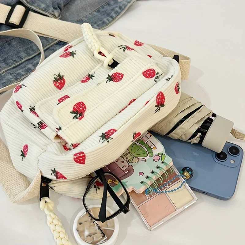 Lovely Grassy Shoulder Bag Strawberry Pattern Multipocket Phone Bag Casual Crossbody Bag Womens Makeup Bag Student BagT251020