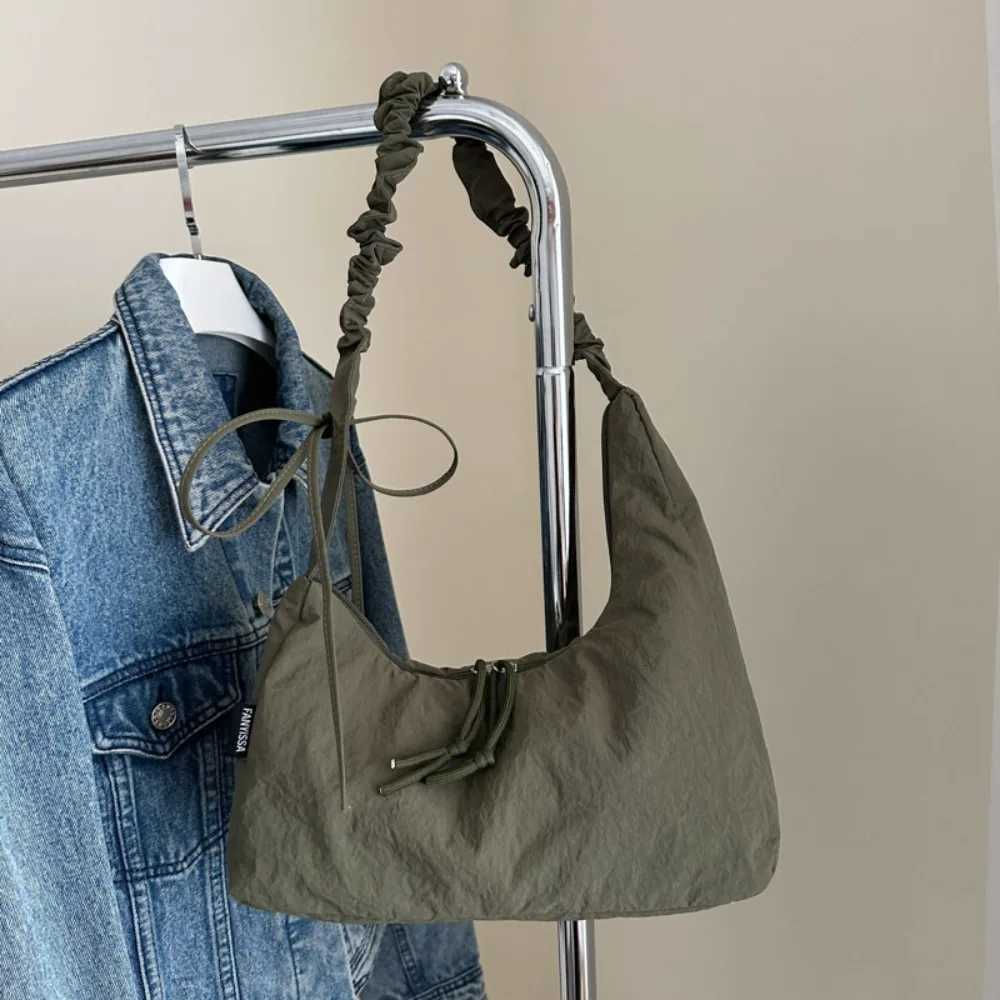 Fashion Lightweight Pleated Dumpling Bag Nylon Versatile Drawstring Bag Large Capacity Casual Womens Shoulder Bag HandbagT251020