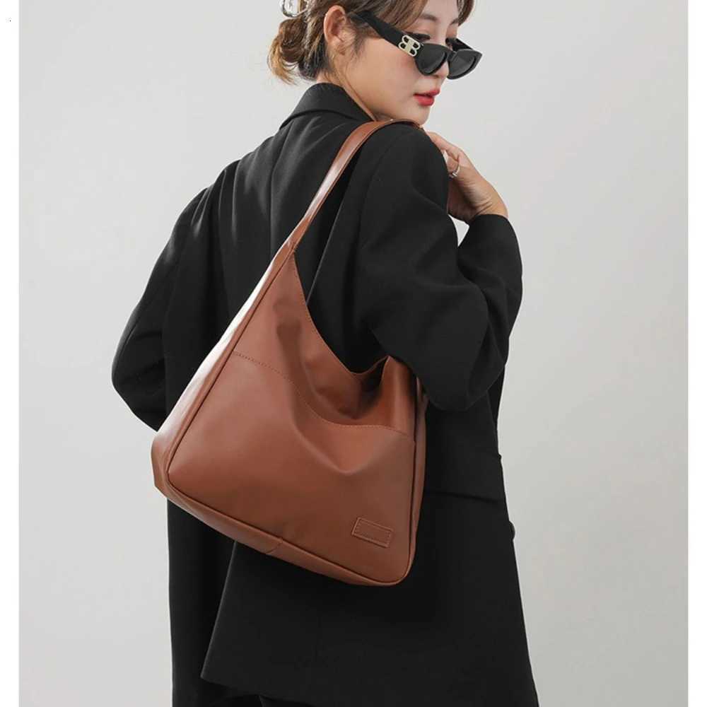 Shoulder Bag Large capacity retro bag for women 2025 new fashionable and simple artistic tote bag casual artistic shoulder bagT251020