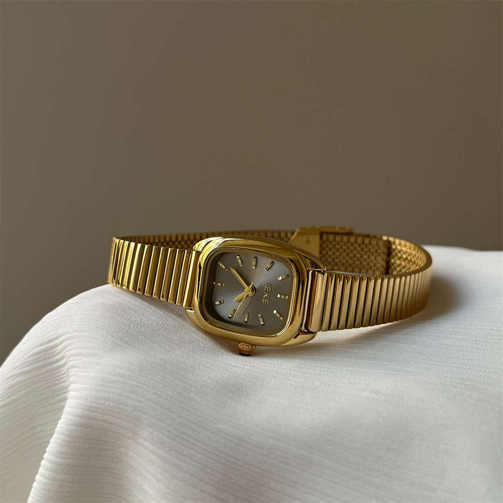 Designer gold Bracelet Watch Design for Women Student Junior Senior Niche High-end Elegant Wristwatch Live Streaming - view 5