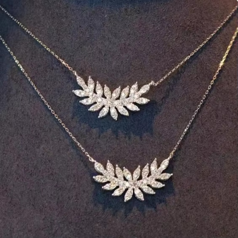 Delicate Female Clavicle Chain Leaf Micro Pave Dazzling Zircon Pendant Necklaces Plating Silver Designed Ladies Necklace