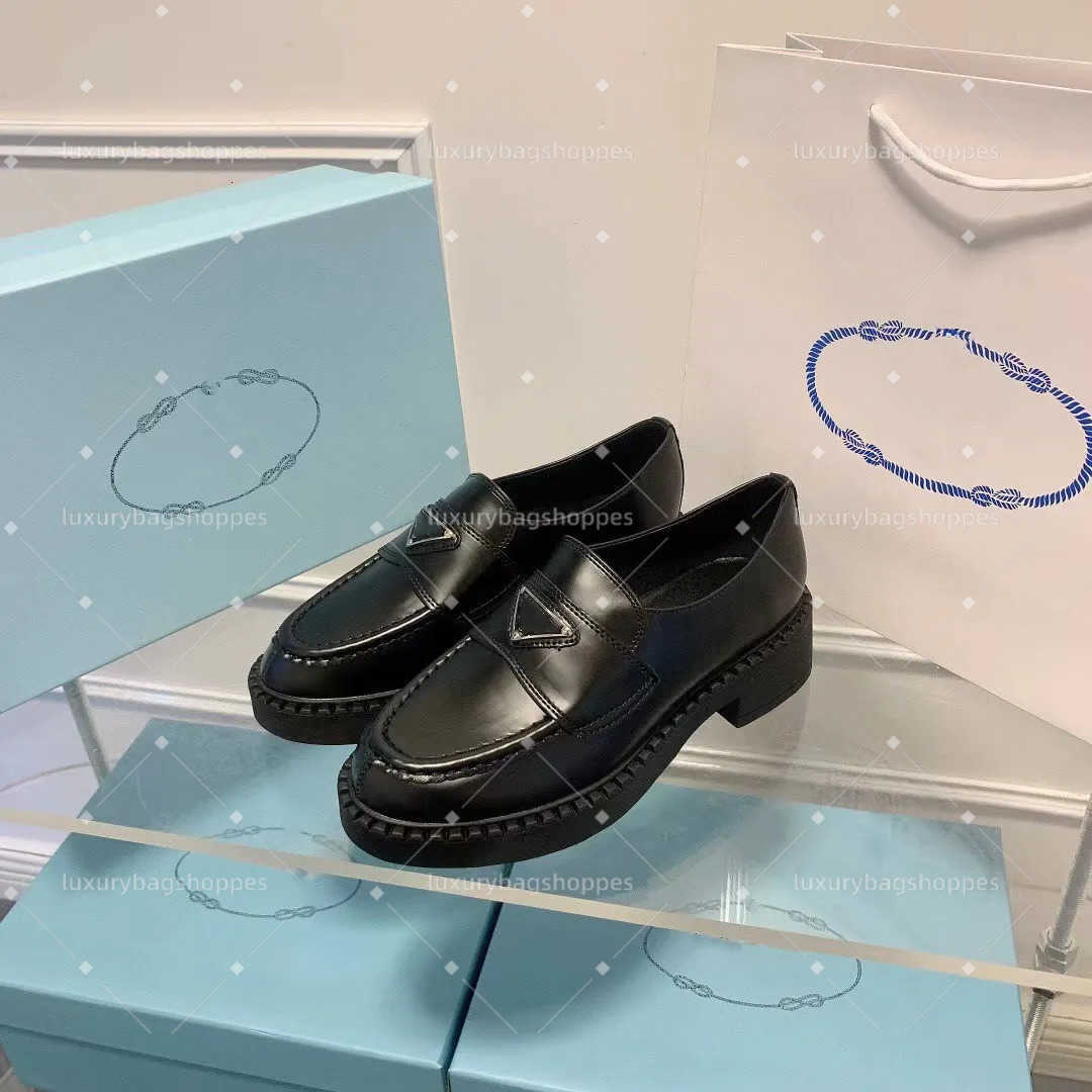 Designer Black Dress Shoes Loafers Women Thick Soled Quilted Leather Cover Mule Patent Shoes Metal Buckle SlipOn Flat Shoes Mule Square Toes Soft Leather Shoes8