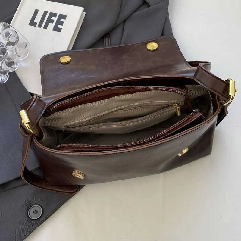 Minimally Retro Leather Crossbody Bag Korean Style Fashion Versatile Single Shoulder Armpit Bag Womens Commuting Party BagsT251020