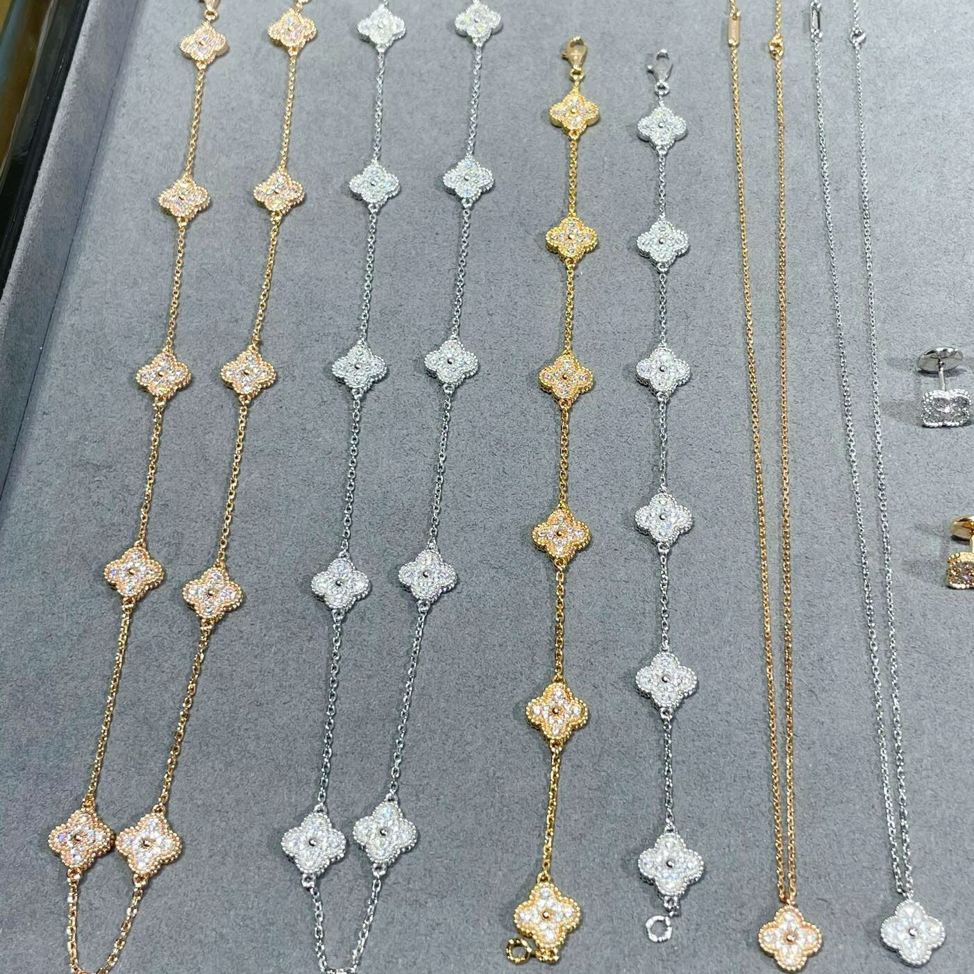 ADITA 10 four clover necklace Made of natural shells and natural agate Gold Plated 18 K designer for woman 028