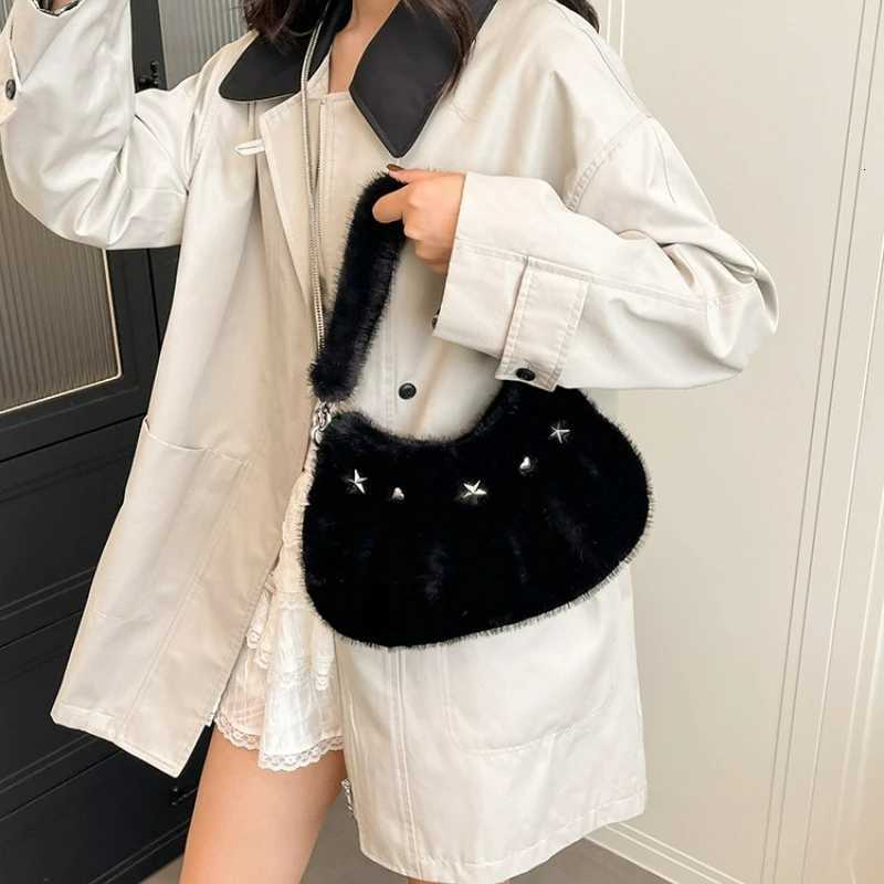 Cute Plush Winter New Fluffy Shoulder Bag with Strap Hobo Crossbody Bag for Women Casual and Versatile Handle Chain BagT251020