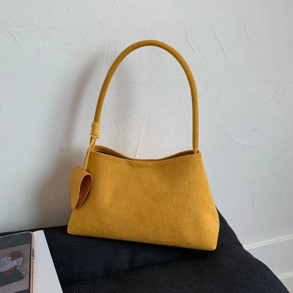 2025 Autumn Matte Shoulder Bags for Women Large Capacity Vintage Tote Bags Solid Commuter Travel Purse HandbagsT251020