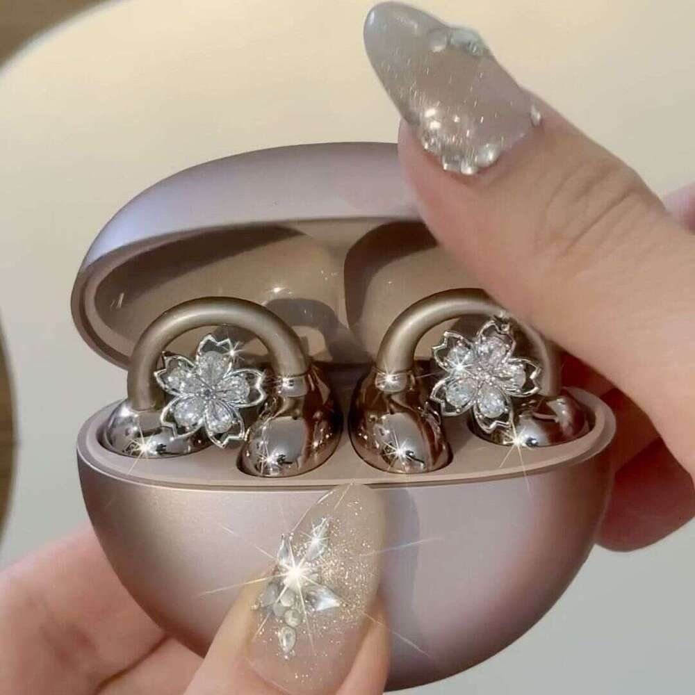 DHCollections-- Suitable for FreeClip Drill Buckle Earphone Accessories Spring Sakura Light Niche Exquisite Design Sense Versatile Elegant