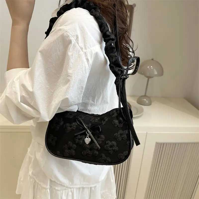 Bow Floral Pleated Crescent Bag Fashion Forward Womens Crossbody Bag Sweet Girls Shoulder Bag Highend Commuter PurseT251020