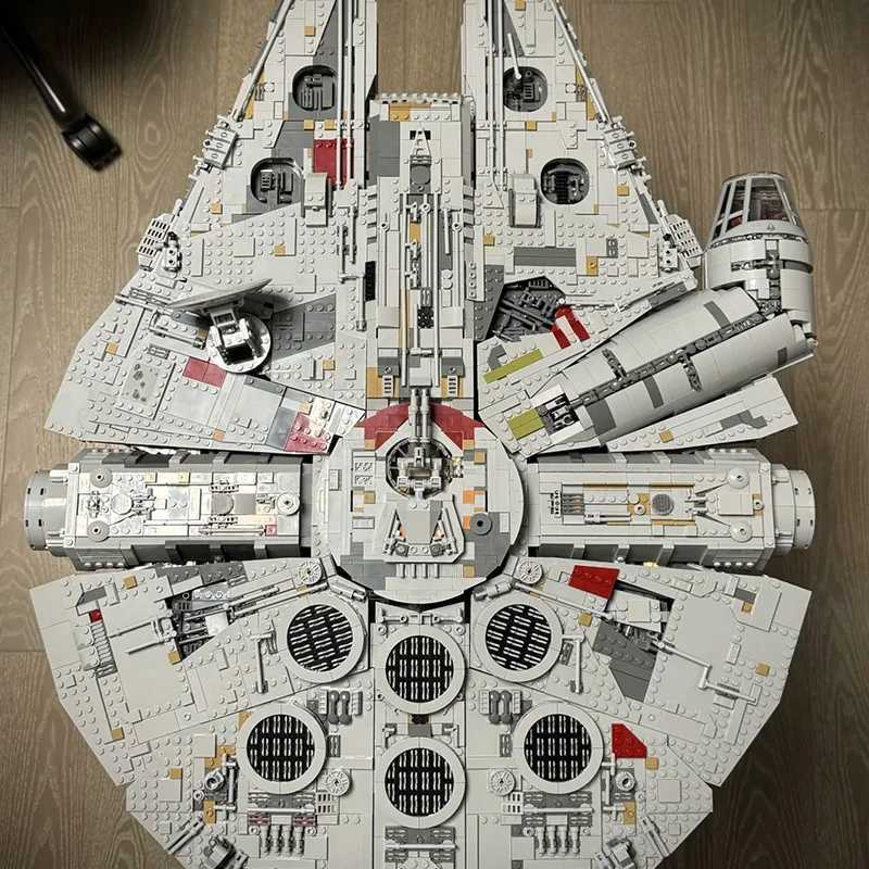 In Stock Decoration 7541 Pcs The Large Millennium Ship Falcon Building Blocks Bricks Toys for Adults Birthday Gift Z251018