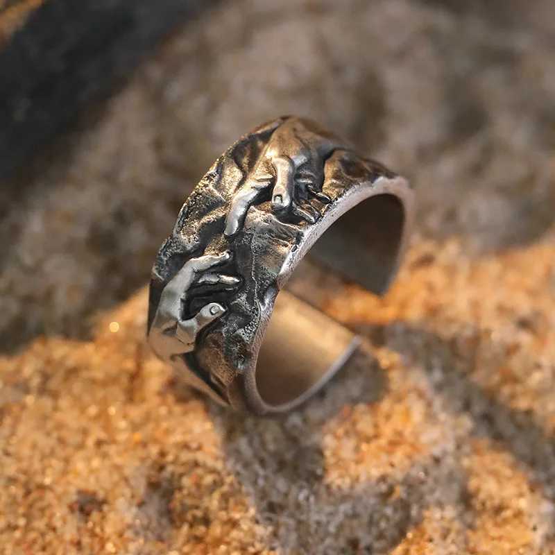 Vintage European and American Hand of God alloy ring a unique unisex index finger ring with a niche design J251020