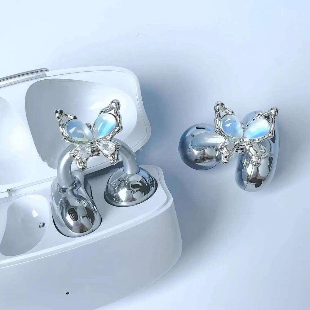 DHCollections-- Sasha's Dreamy Blue Tone Suitable for FreeClip Encounter Moonlight Butterfly Dia Buckle Small Clear Earphone Earrings